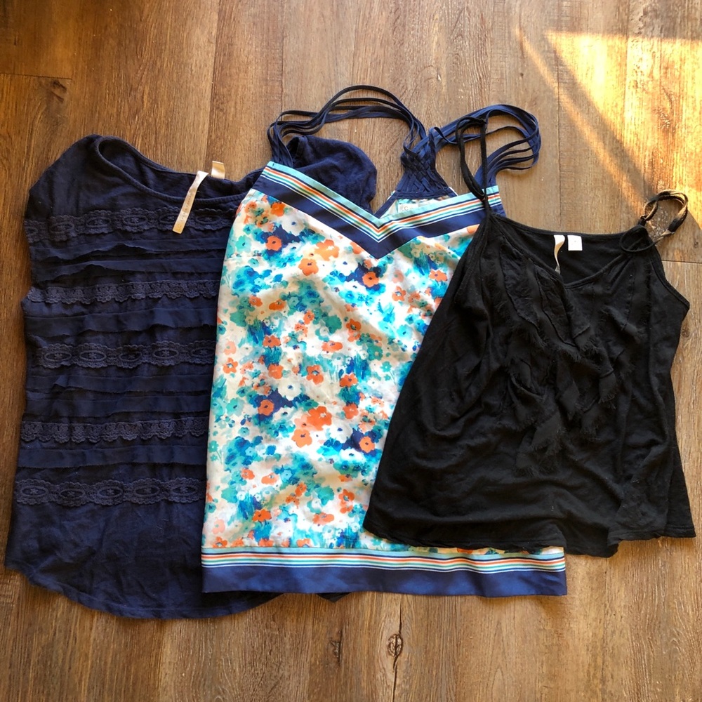 Lauren Conrad shirt Lot. size medium.